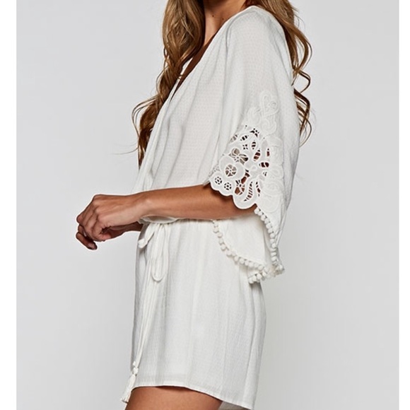 ๐ New Arrivals ! Laser Cut Embroidered Romper - Picture 4 of 7
